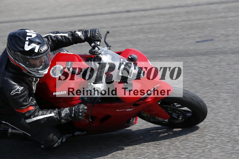 /Archiv-2025/49 26.08.2025 Cornu Master School ADR/blau-bleu/28